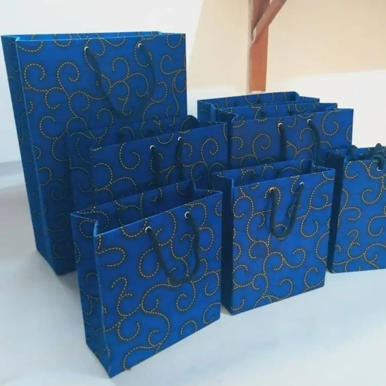 sac-en-pagne_380-42605